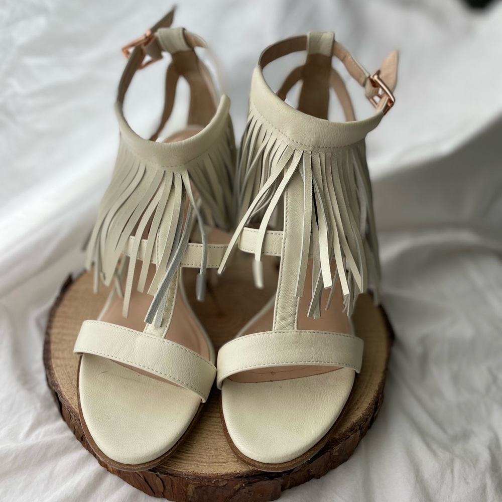 ANDREW KAYLA FRINGE HEELS.